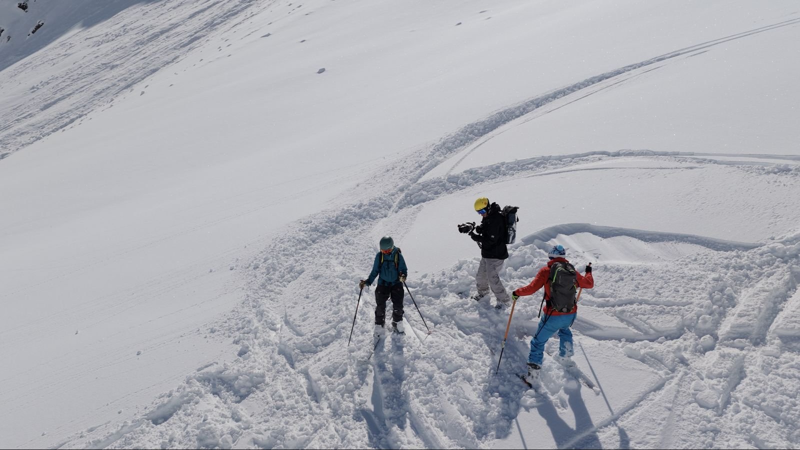 Freeride turns in deep powder, Svaneti